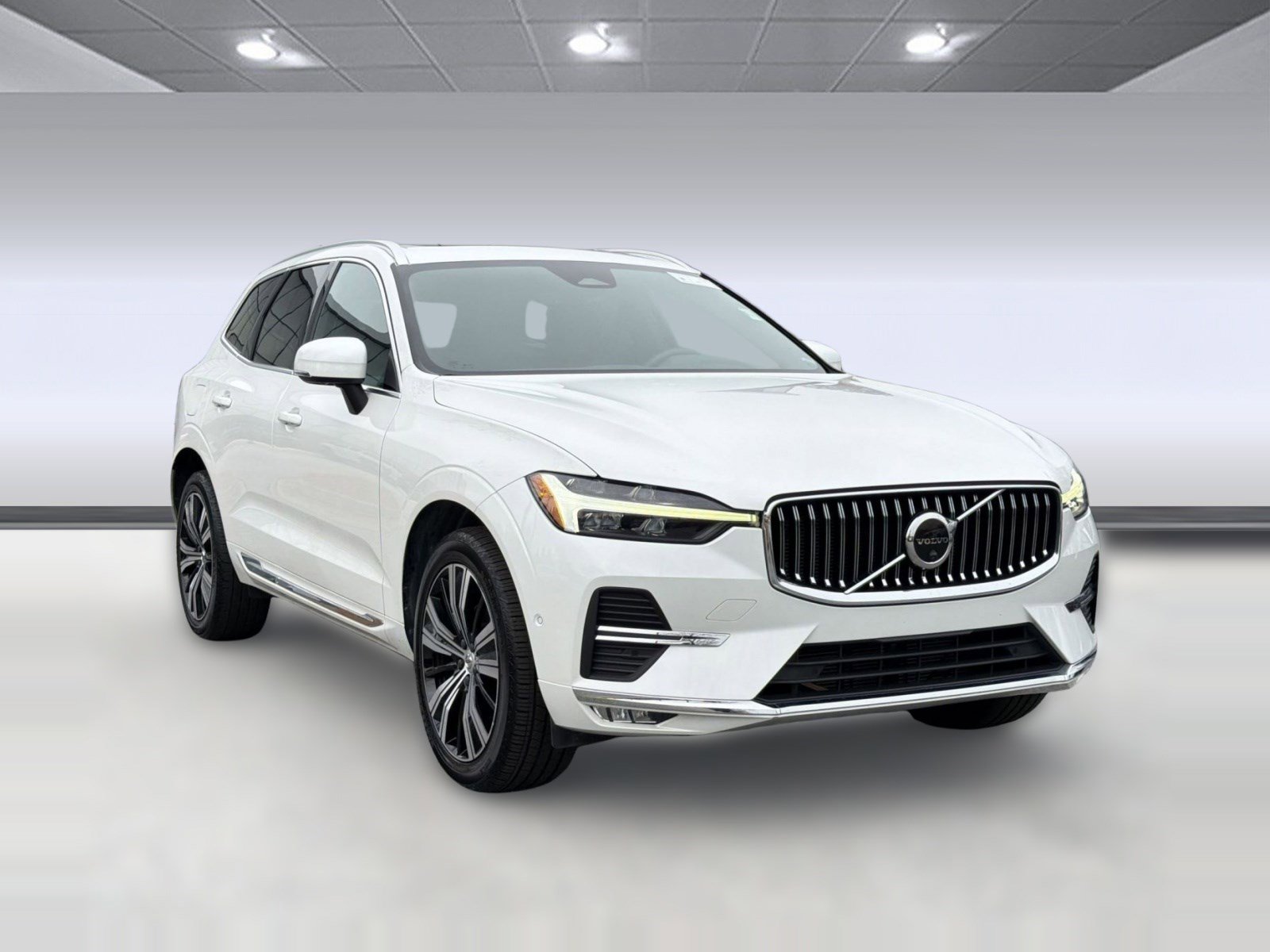 Used 2023 Volvo XC60 B5 Plus w/ Protection Package Premier image 6