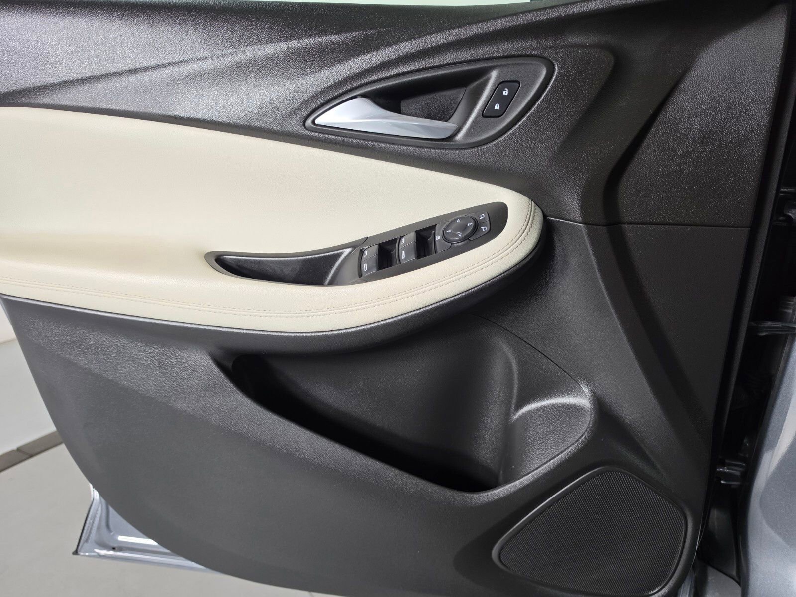 Used 2022 Buick Encore GX Preferred image 33