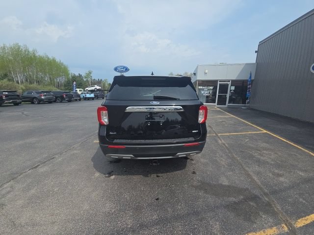 Used 2020 Ford Explorer XLT w/ Equipment Group 202A AWD/4WD image 4