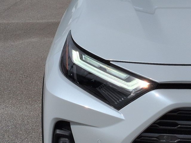 Used 2025 Toyota RAV4 Limited FWD image 10