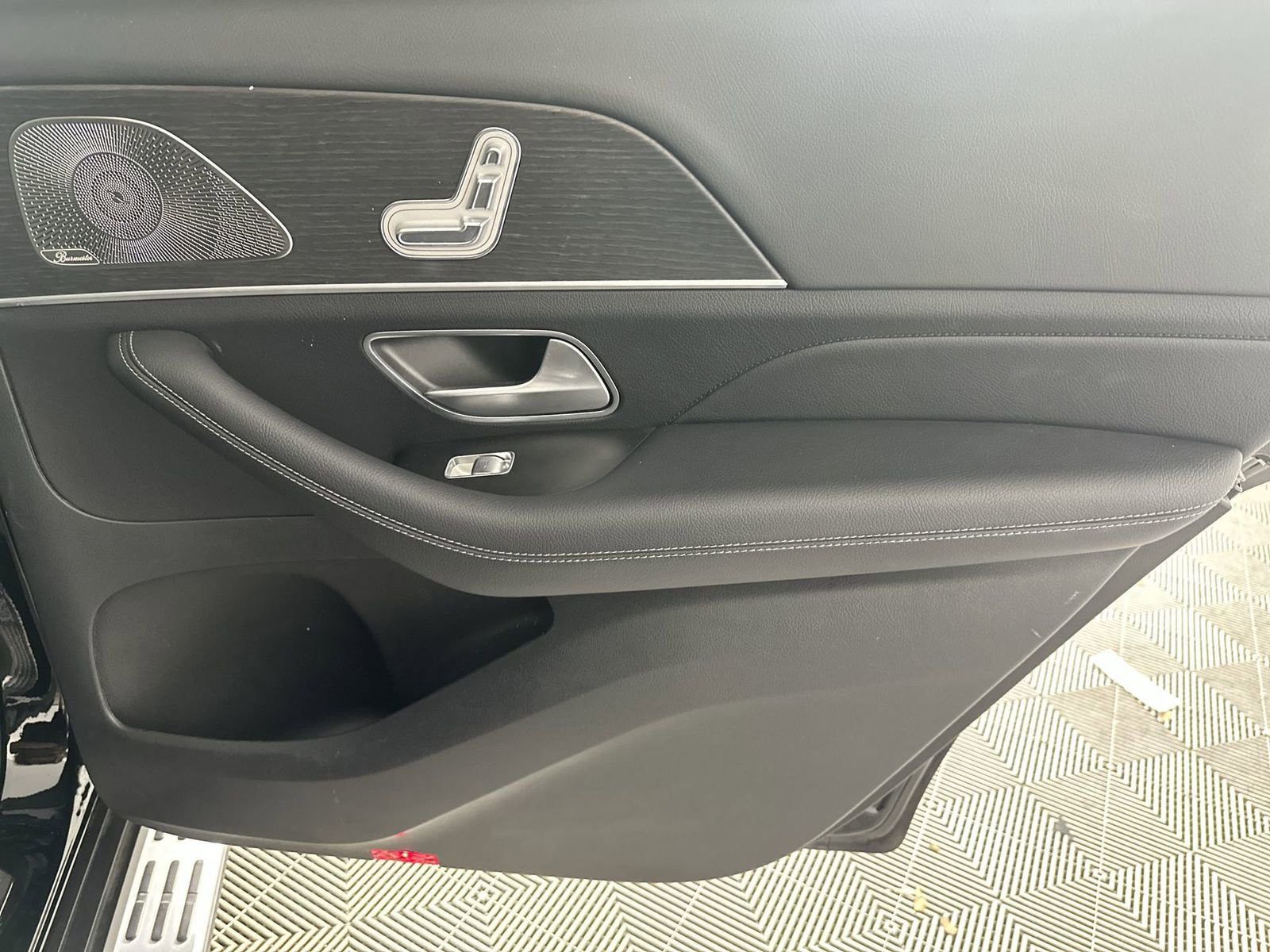 Used 2024 Mercedes-Benz GLS 450 4MATIC image 35