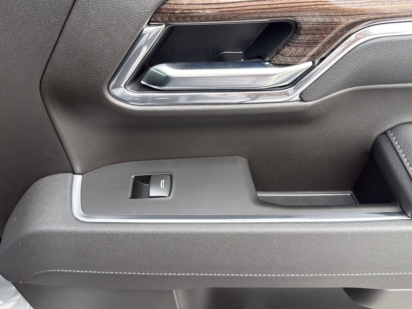 Used 2025 Chevrolet Silverado 1500 LT Trail Boss w/ Convenience Package II image 33