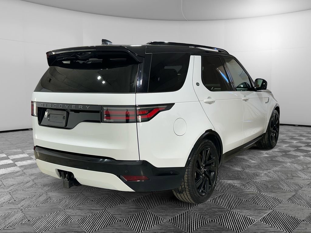 Used 2024 Land Rover Discovery Dynamic SE image 5