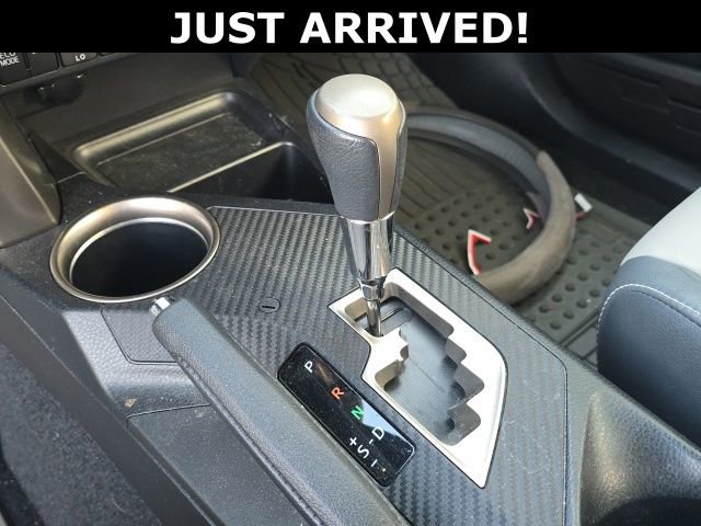 Used 2014 Toyota RAV4 Limited image 17