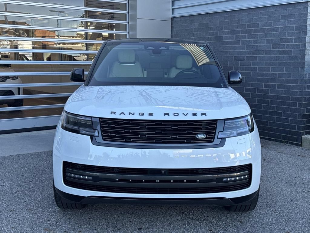 Certified 2025 Land Rover Range Rover SE AWD/4WD image 2