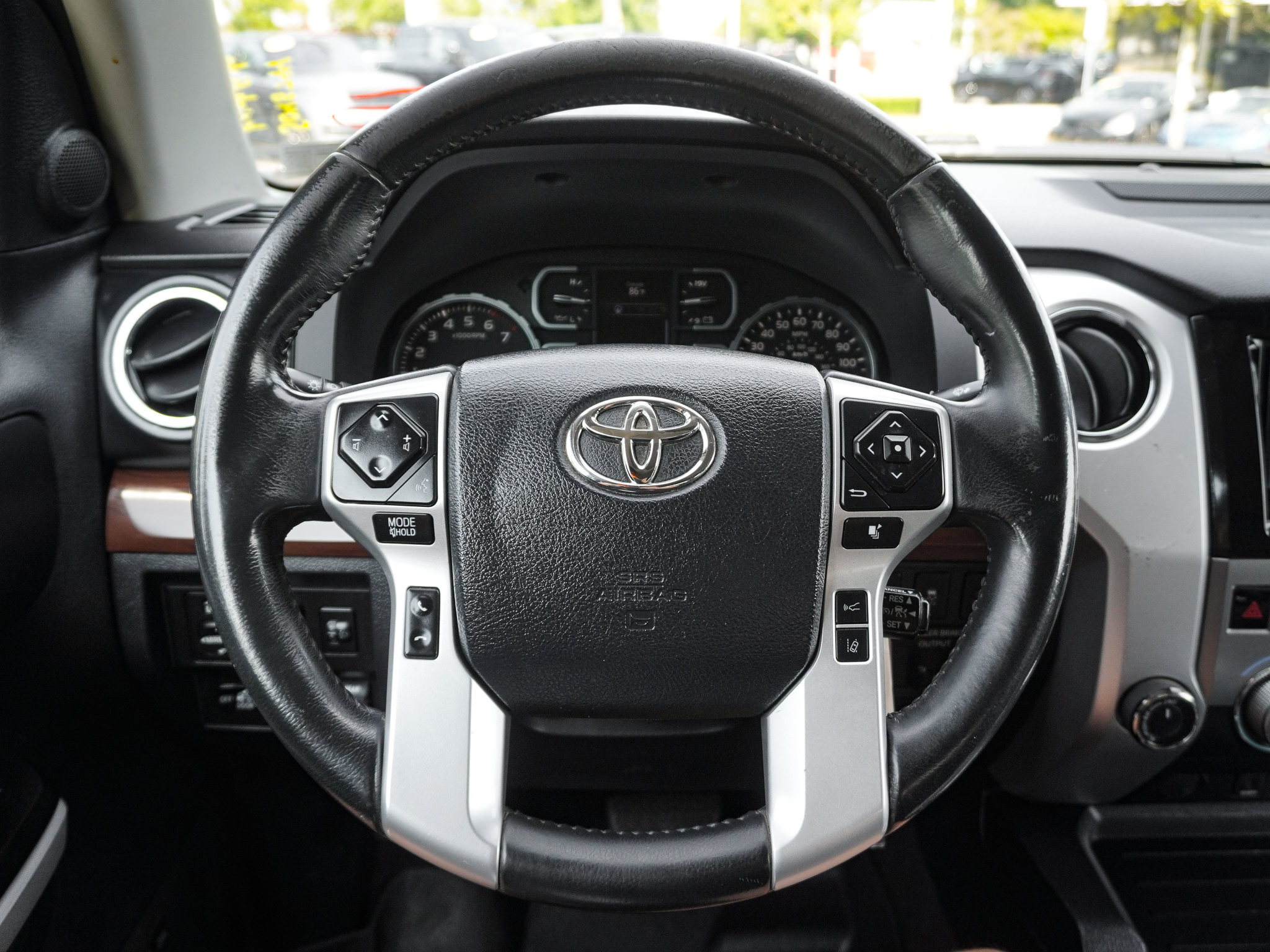 Used 2018 Toyota Tundra Limited w/ Limited Premium Package AWD/4WD image 18