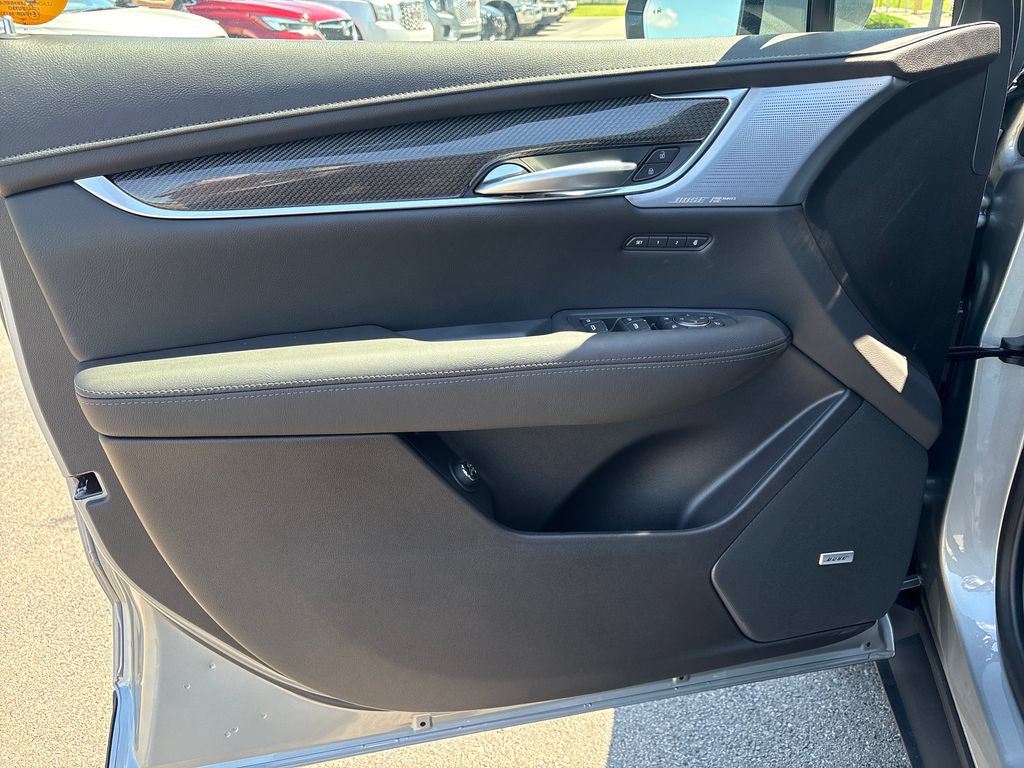 New 2026 Cadillac XT5 Sportv w/ LPO, Floor Liner Package AWD/4WD image 13