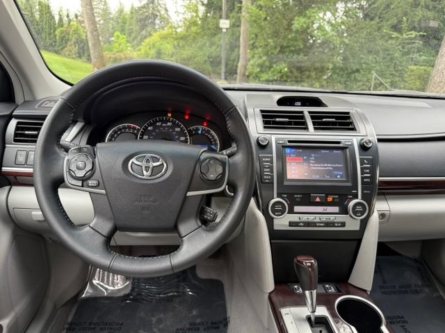 Used 2013 Toyota Camry XLE FWD image 12
