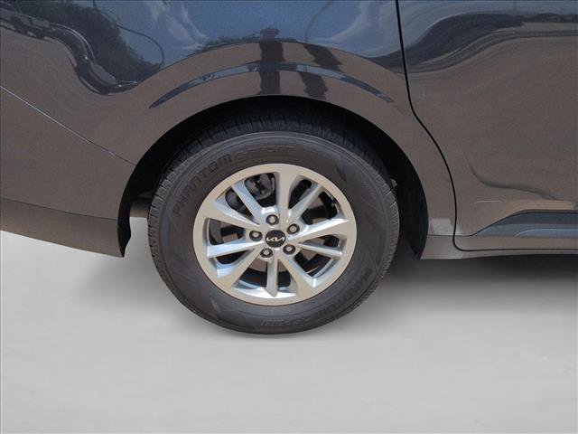 Used 2023 Kia Carnival LX FWD image 21