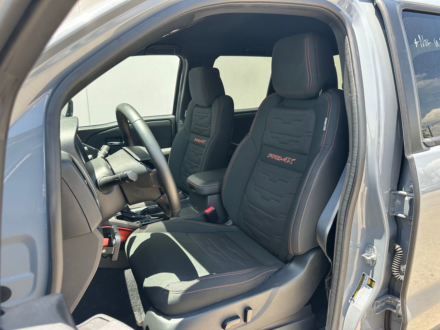 Used 2024 Nissan Frontier PRO-4X w/ Off-Road Protection Package AWD/4WD image 10