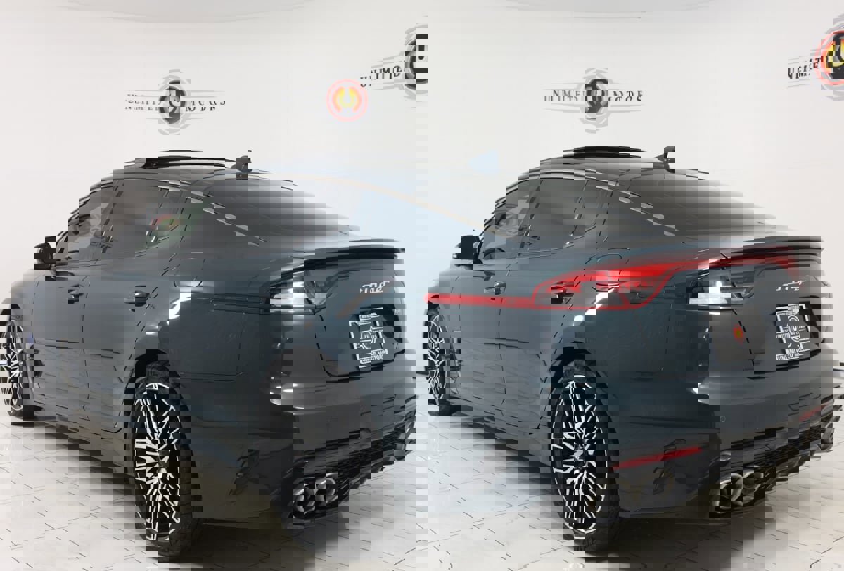 Used 2023 Kia Stinger GT2 image 4