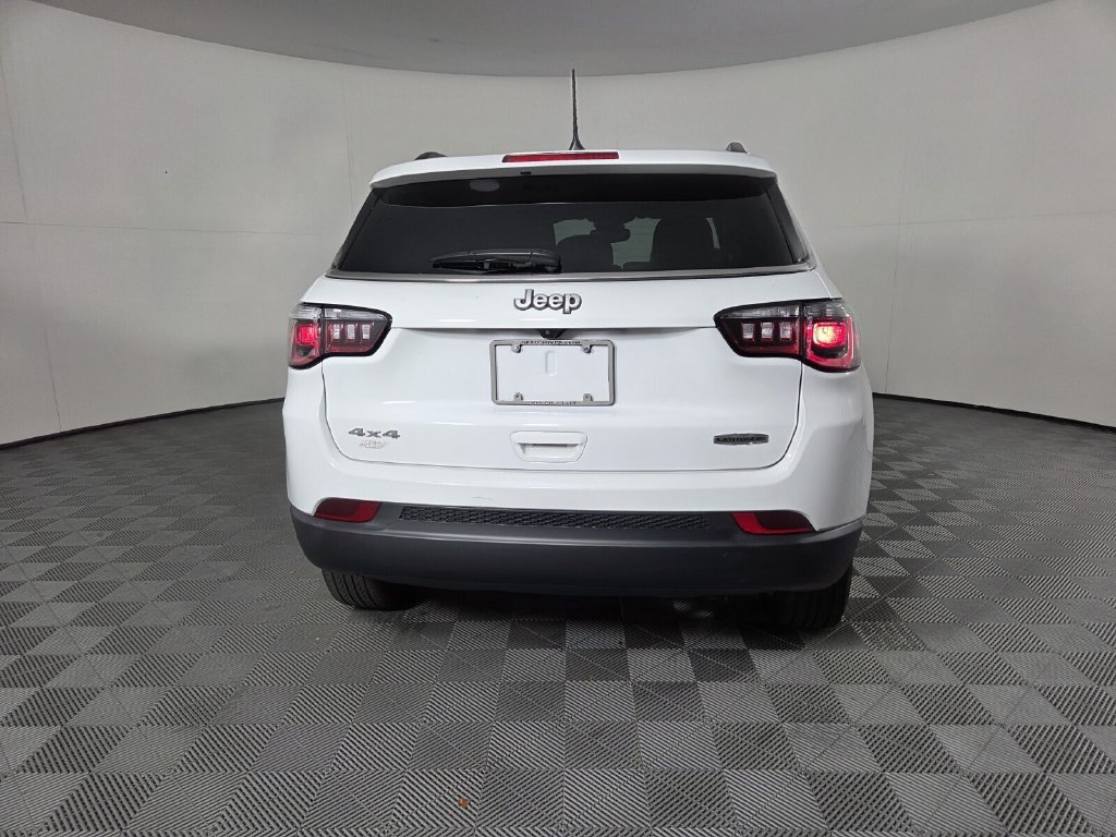 Used 2022 Jeep Compass Latitude AWD/4WD image 6