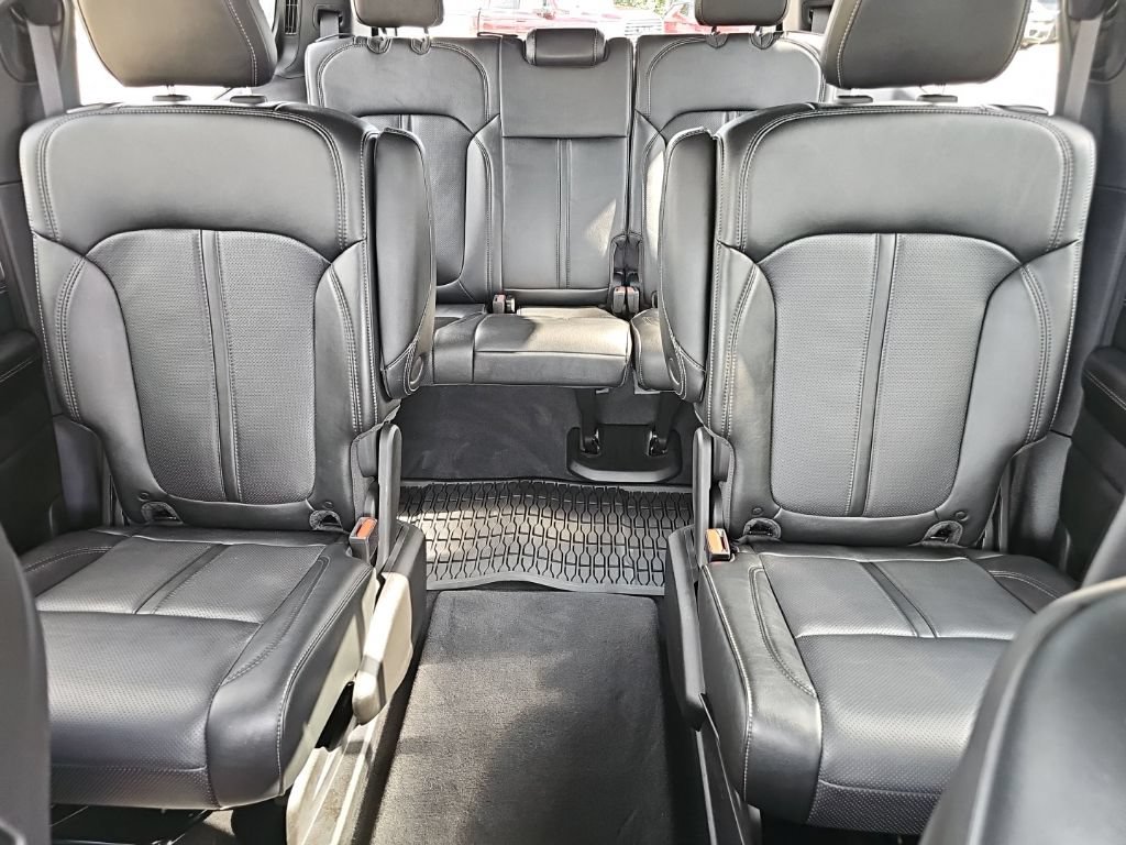 Used 2024 Jeep Wagoneer Series II AWD/4WD image 39