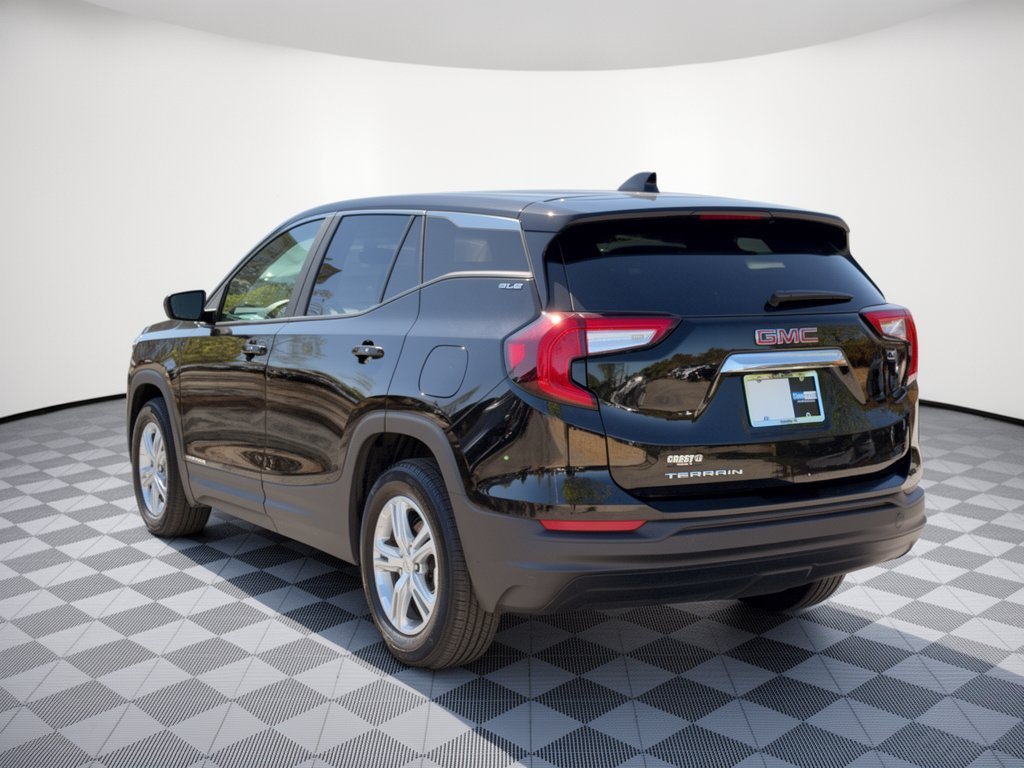 Used 2024 GMC Terrain SLE FWD image 3