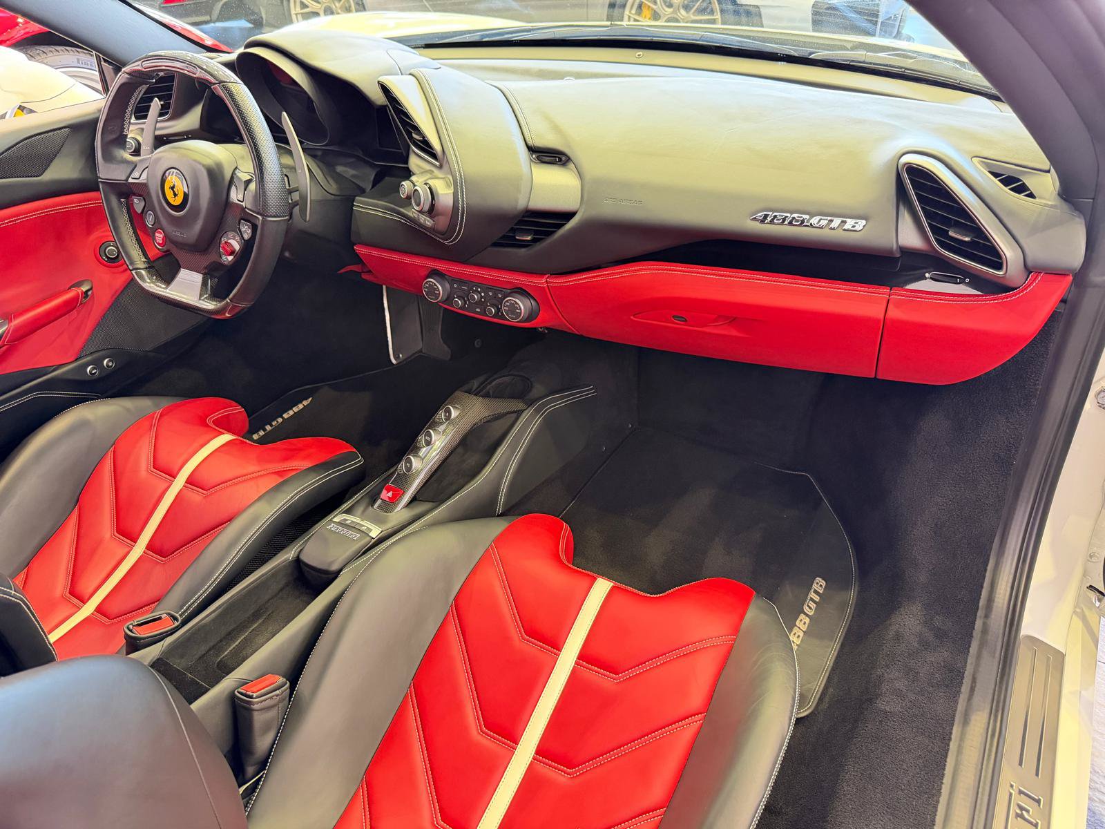 Used 2017 Ferrari 488 GTB RWD image 43