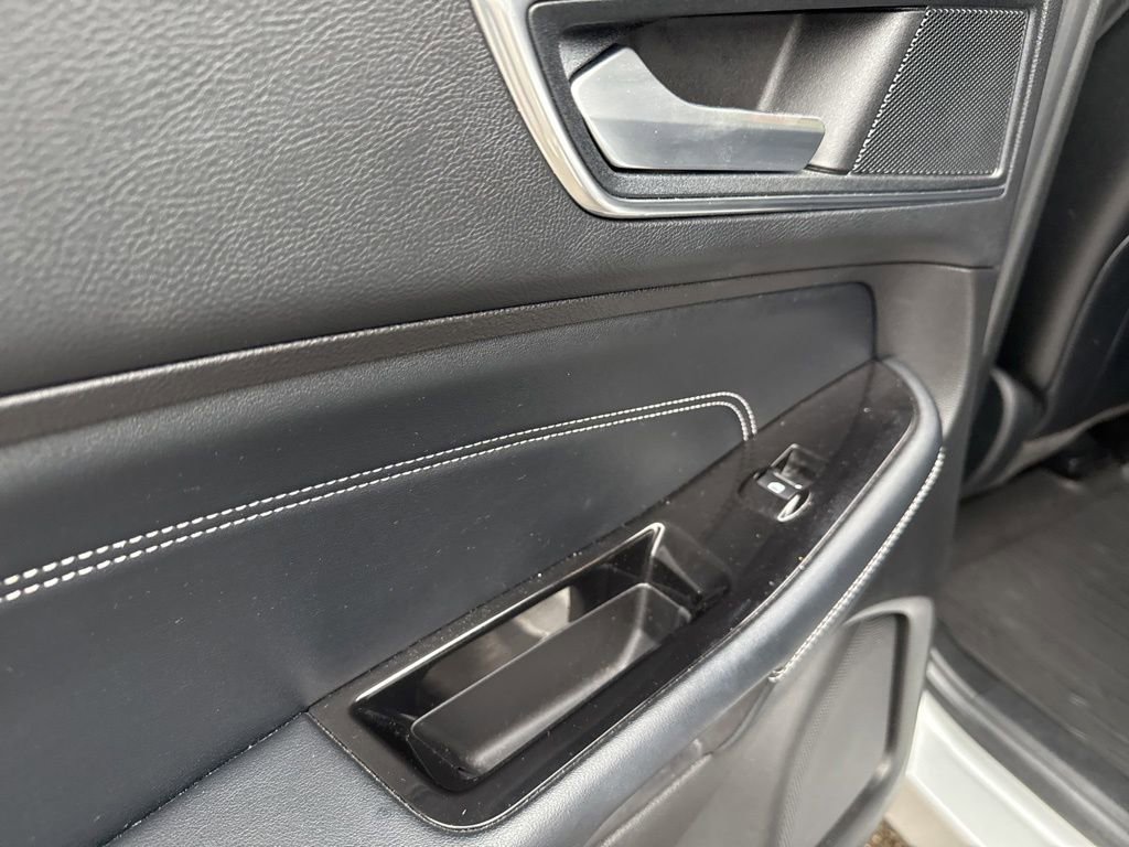 Used 2017 Ford Edge Titanium w/ Equipment Group 301A image 44