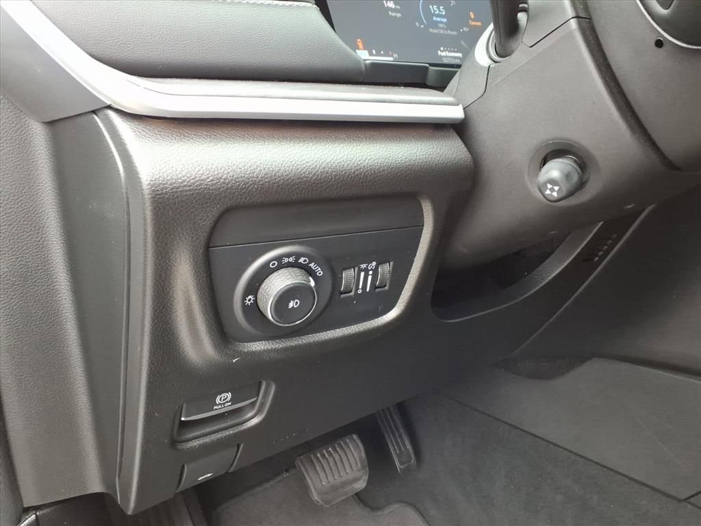 Used 2024 Jeep Grand Cherokee L Limited w/ Luxury Tech Group II image 20