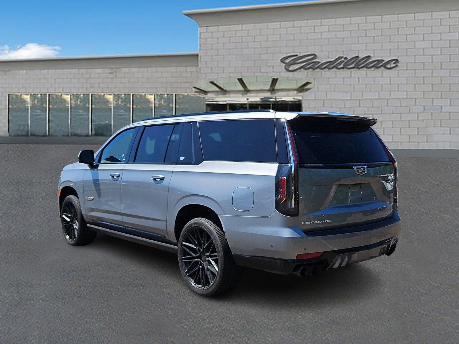 Used 2024 Cadillac Escalade ESV V w/ LPO, Floor Liner Package AWD/4WD image 6