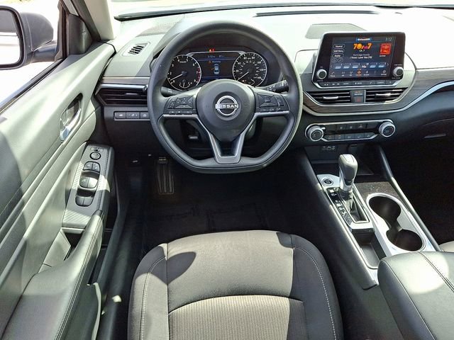Used 2024 Nissan Altima 2.5 SV image 14
