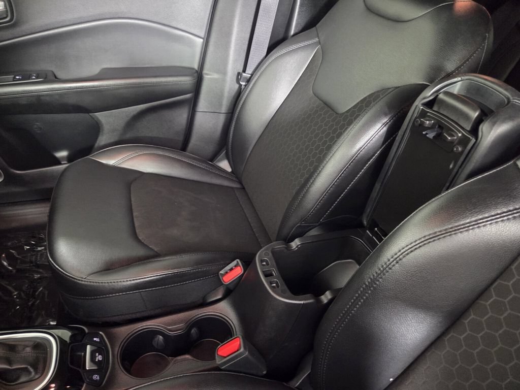 Used 2020 Jeep Compass Latitude FWD image 21