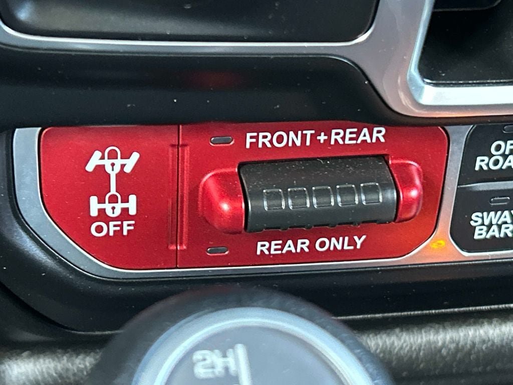 Certified 2025 Jeep Wrangler Unlimited Rubicon w/ Safety Group AWD/4WD image 26