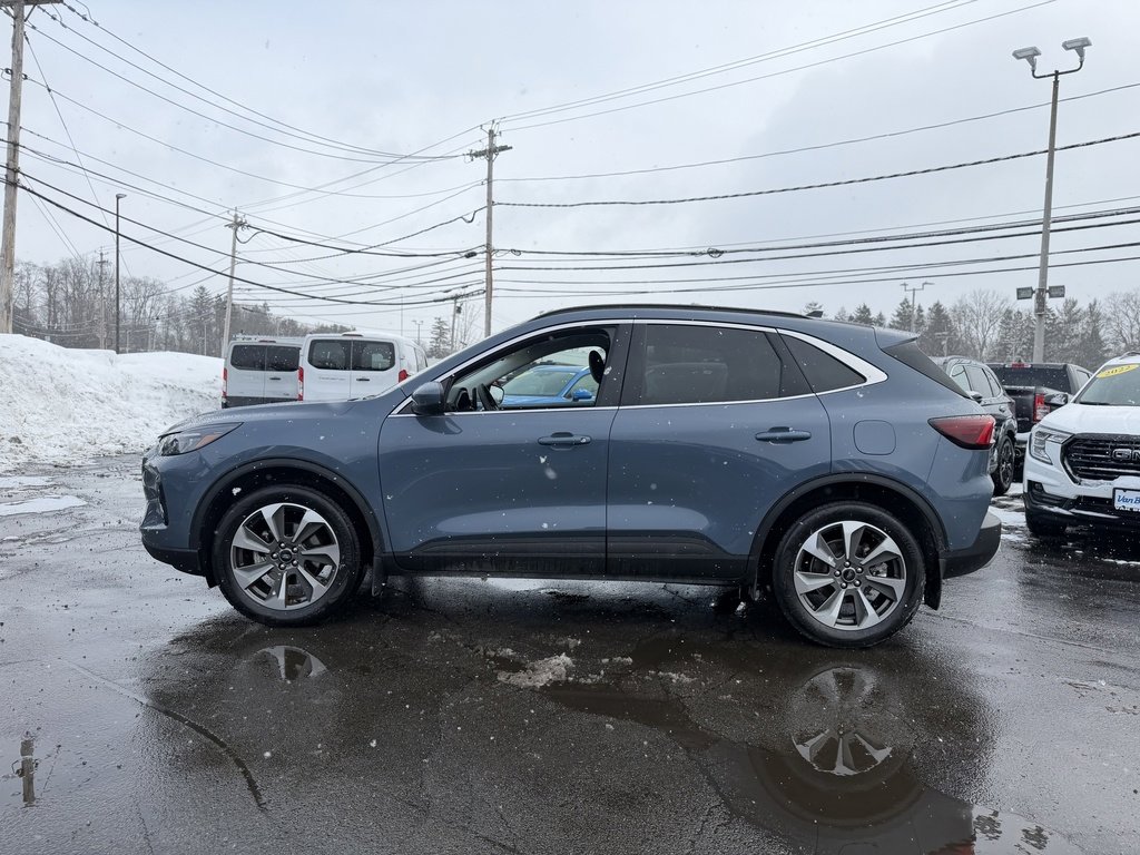 Certified 2023 Ford Escape Platinum w/ Premium Technology Package image 3