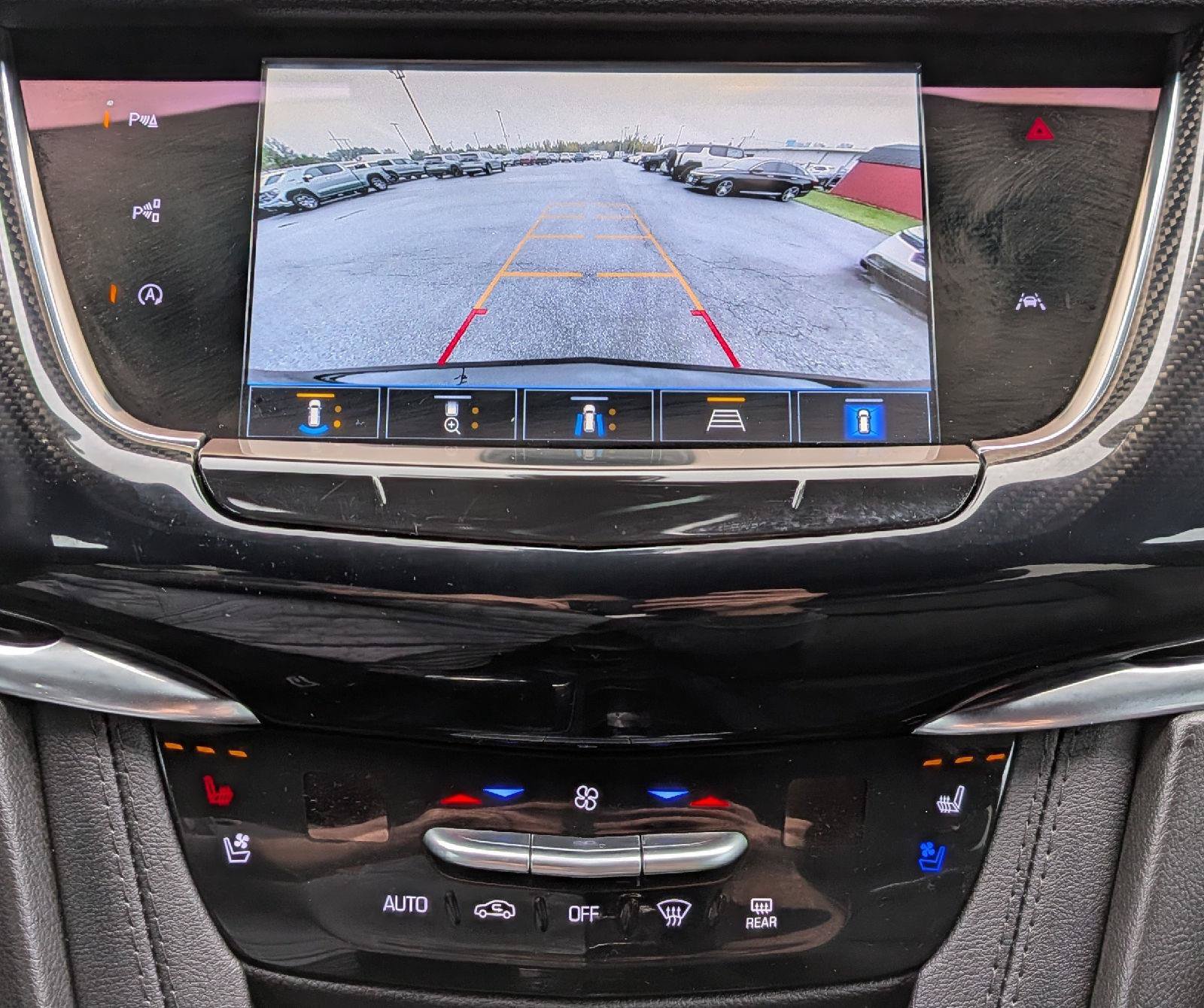 Used 2024 Cadillac XT6 Sport w/ Technology Package AWD/4WD image 19