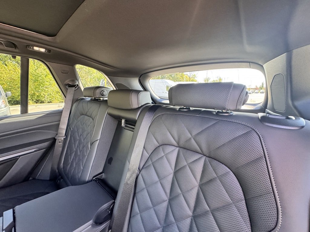 New 2026 BMW X5 M60i image 21