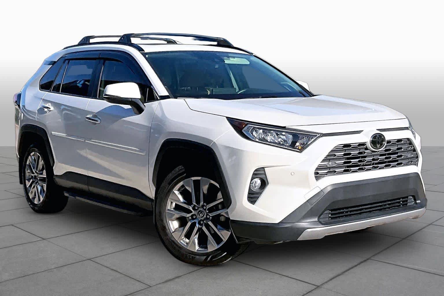 Used 2019 Toyota RAV4 Limited w/ Cold Weather Package AWD/4WD image 3