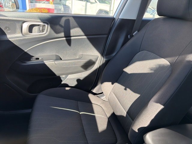 Certified 2025 Hyundai Venue SE image 28