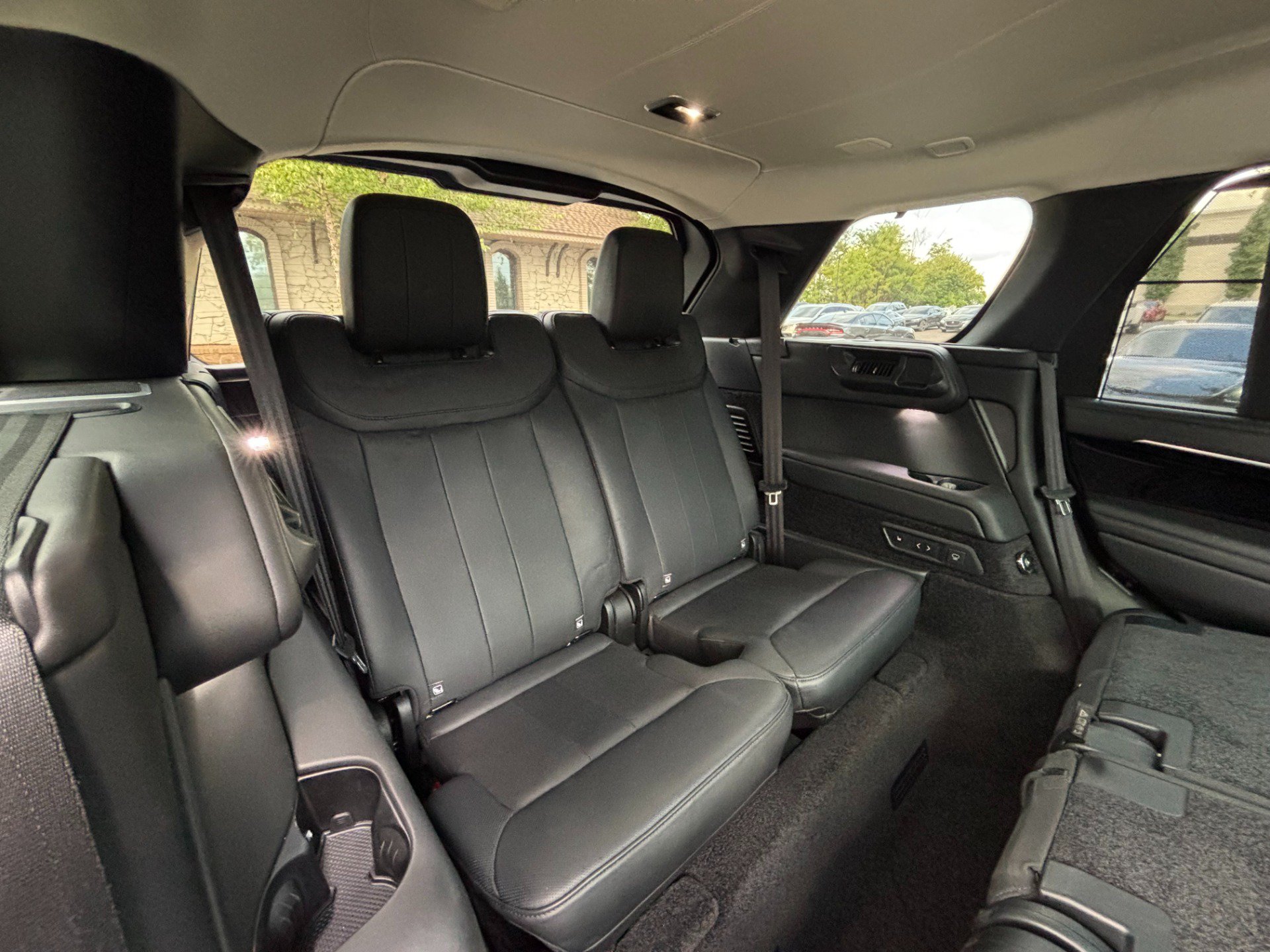 Used 2024 Land Rover Range Rover Long Wheelbase Autobiography AWD/4WD image 34