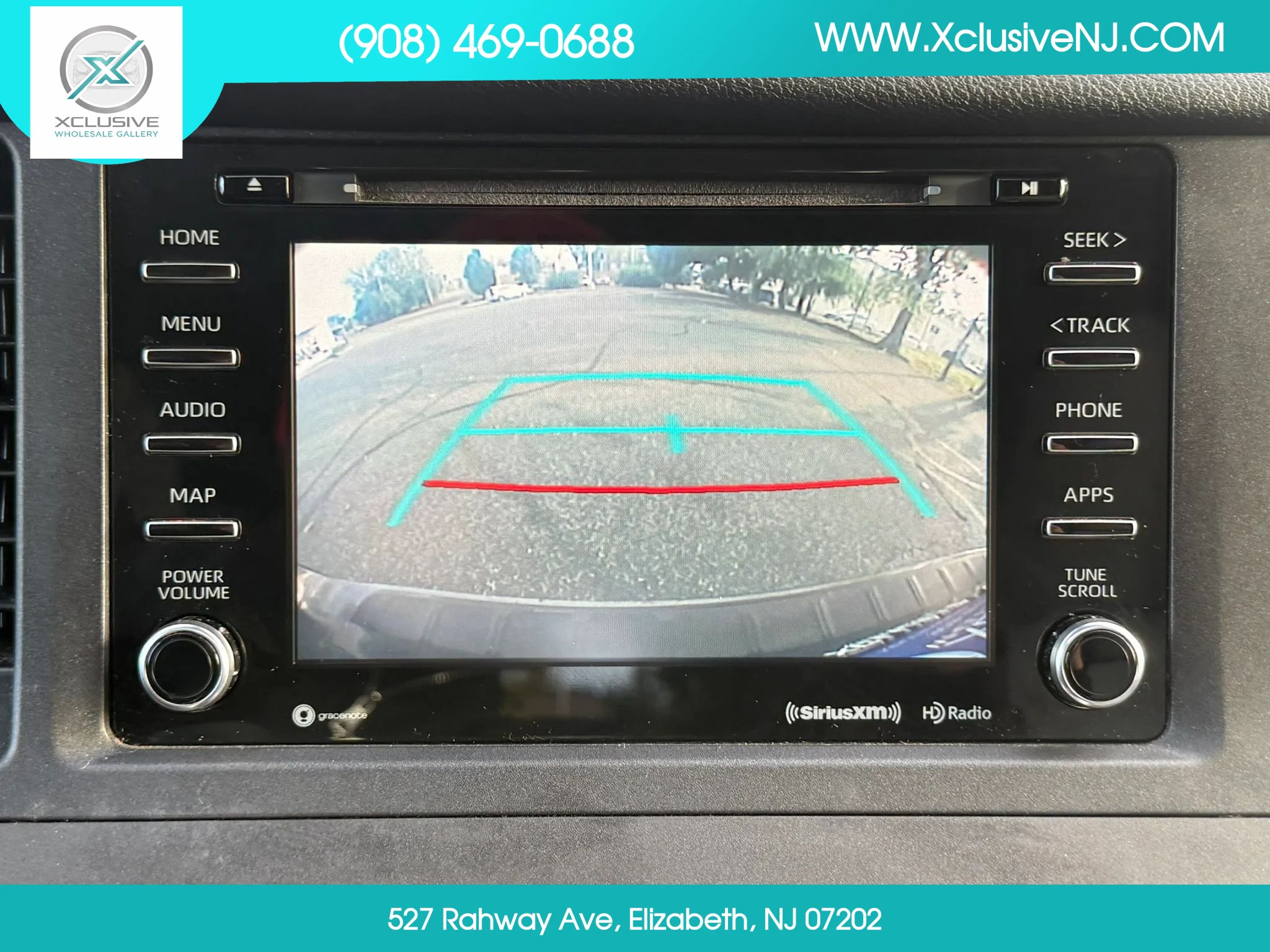 Used 2019 Toyota Sienna XLE Premium w/ Carpet Mat Package FWD image 16