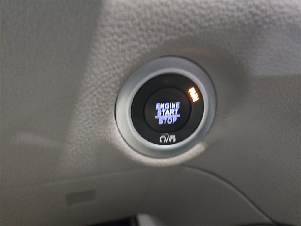 Used 2023 Chrysler Pacifica Limited image 29