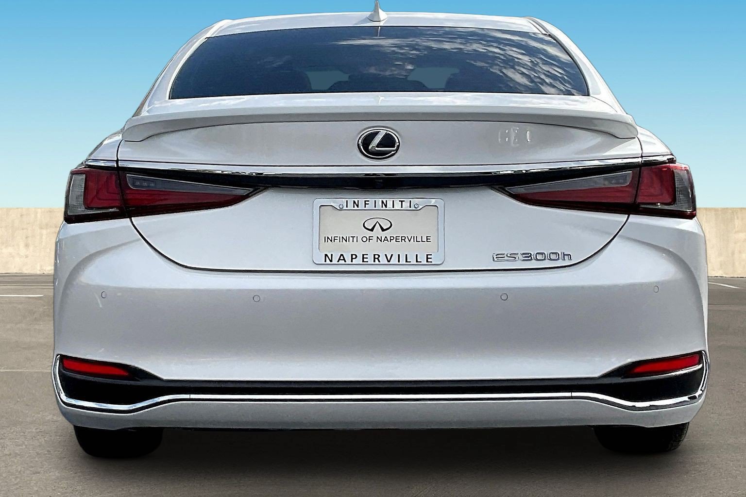 Used 2022 Lexus ES 300h w/ Accessory Package FWD image 6