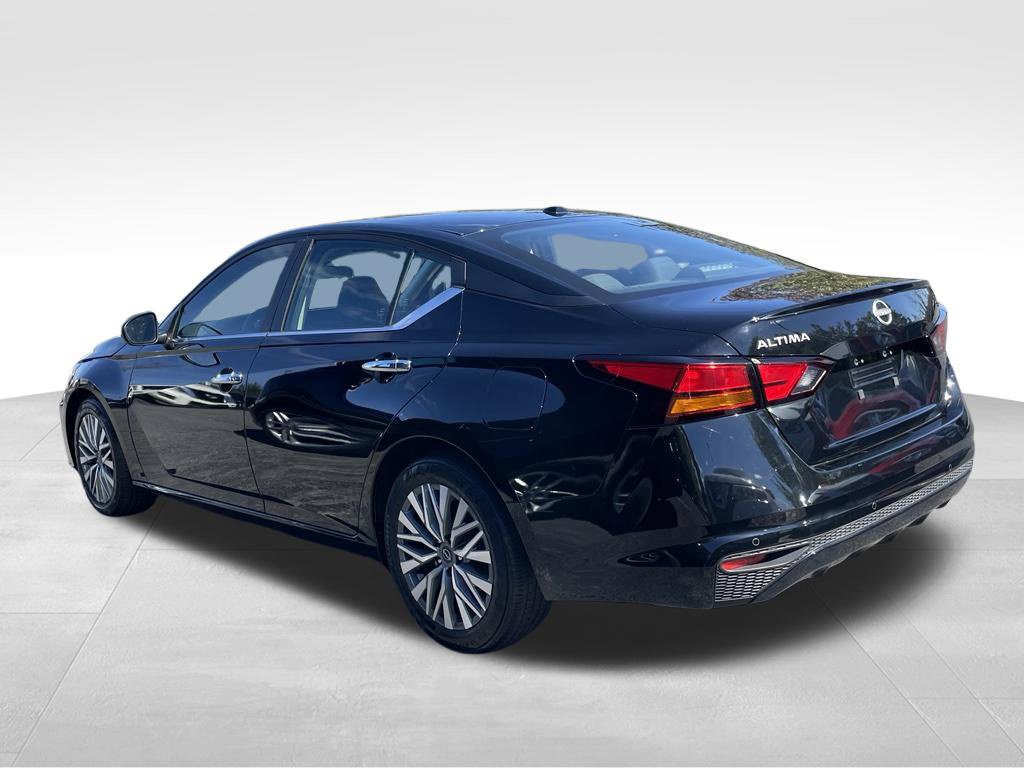 Certified 2024 Nissan Altima 2.5 SV FWD image 5