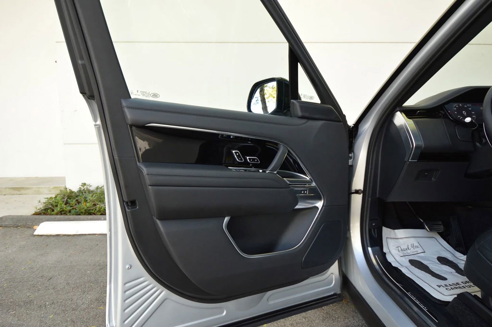 Used 2023 Land Rover Range Rover Autobiography AWD/4WD image 22