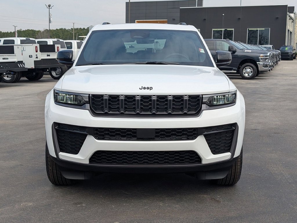 New 2026 Jeep Grand Cherokee Altitude AWD/4WD image 3