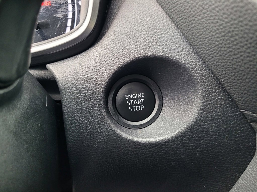 Certified 2025 Toyota Corolla Cross XLE image 19