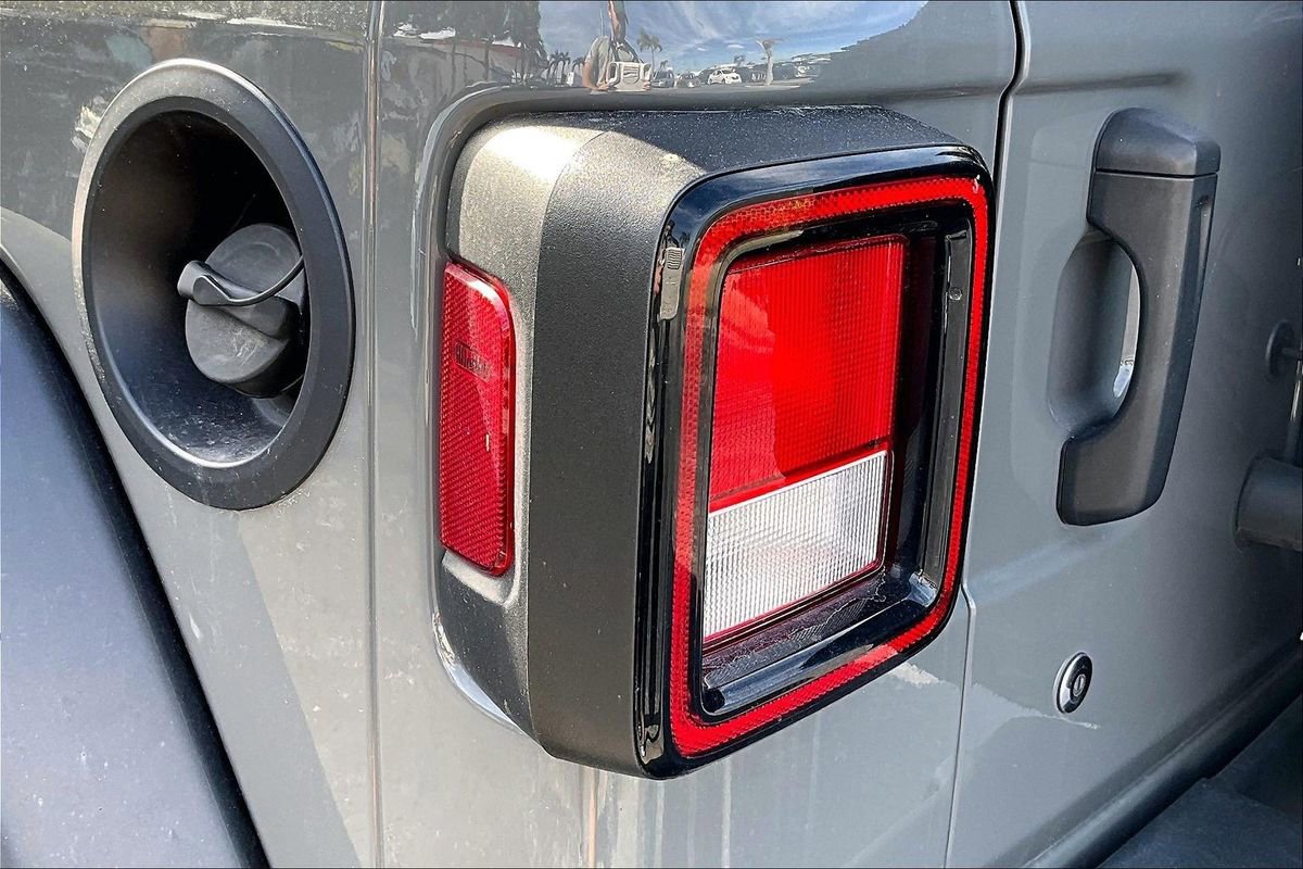 Used 2020 Jeep Wrangler Unlimited Sport image 23