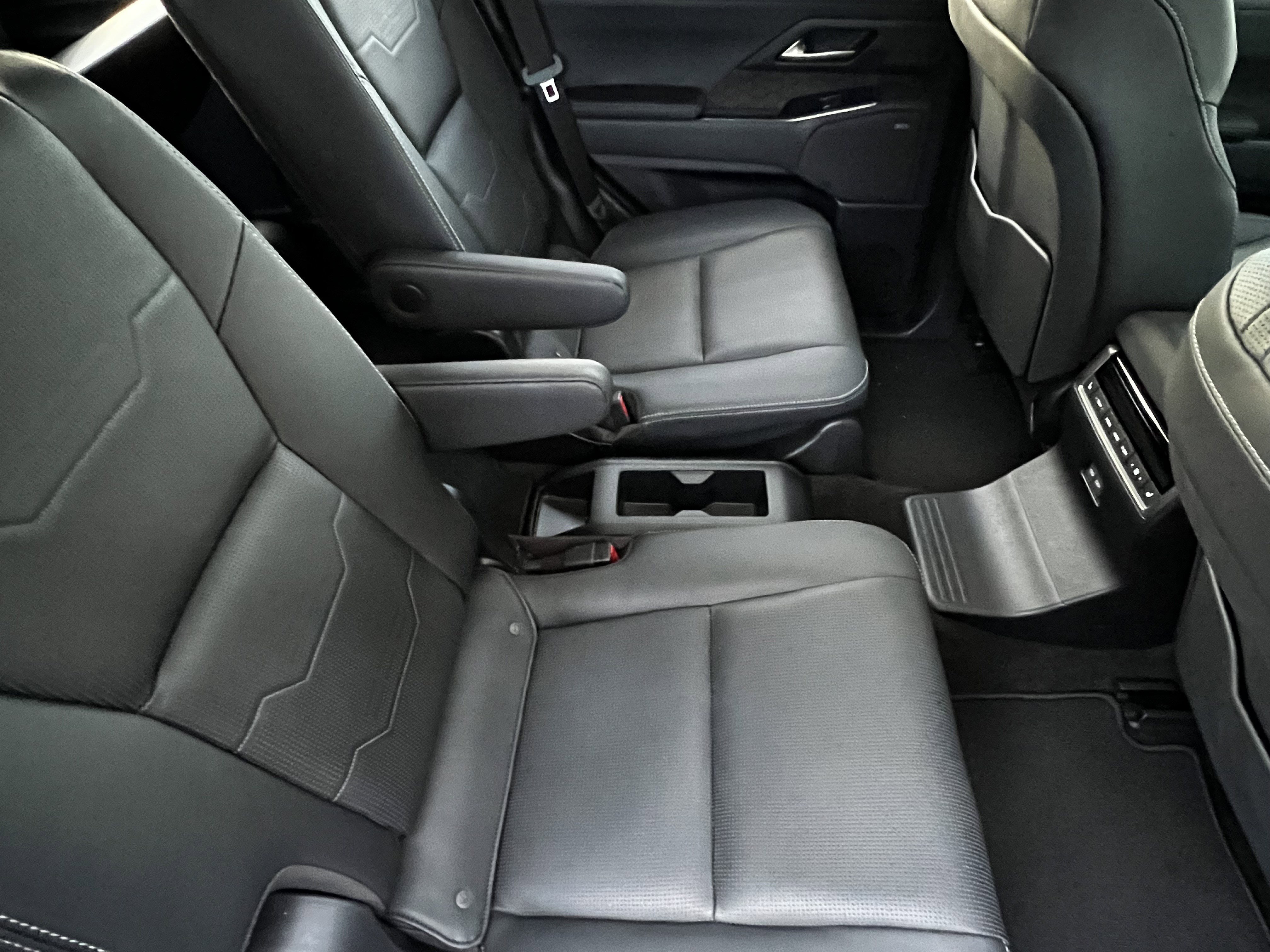 Certified 2024 Lexus GX 550 w/ Accessory Package (31) image 40