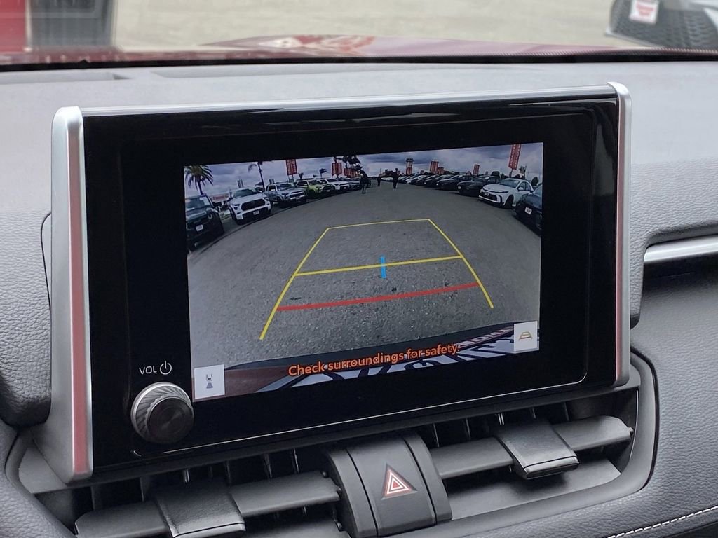 Certified 2025 Toyota RAV4 LE FWD image 31
