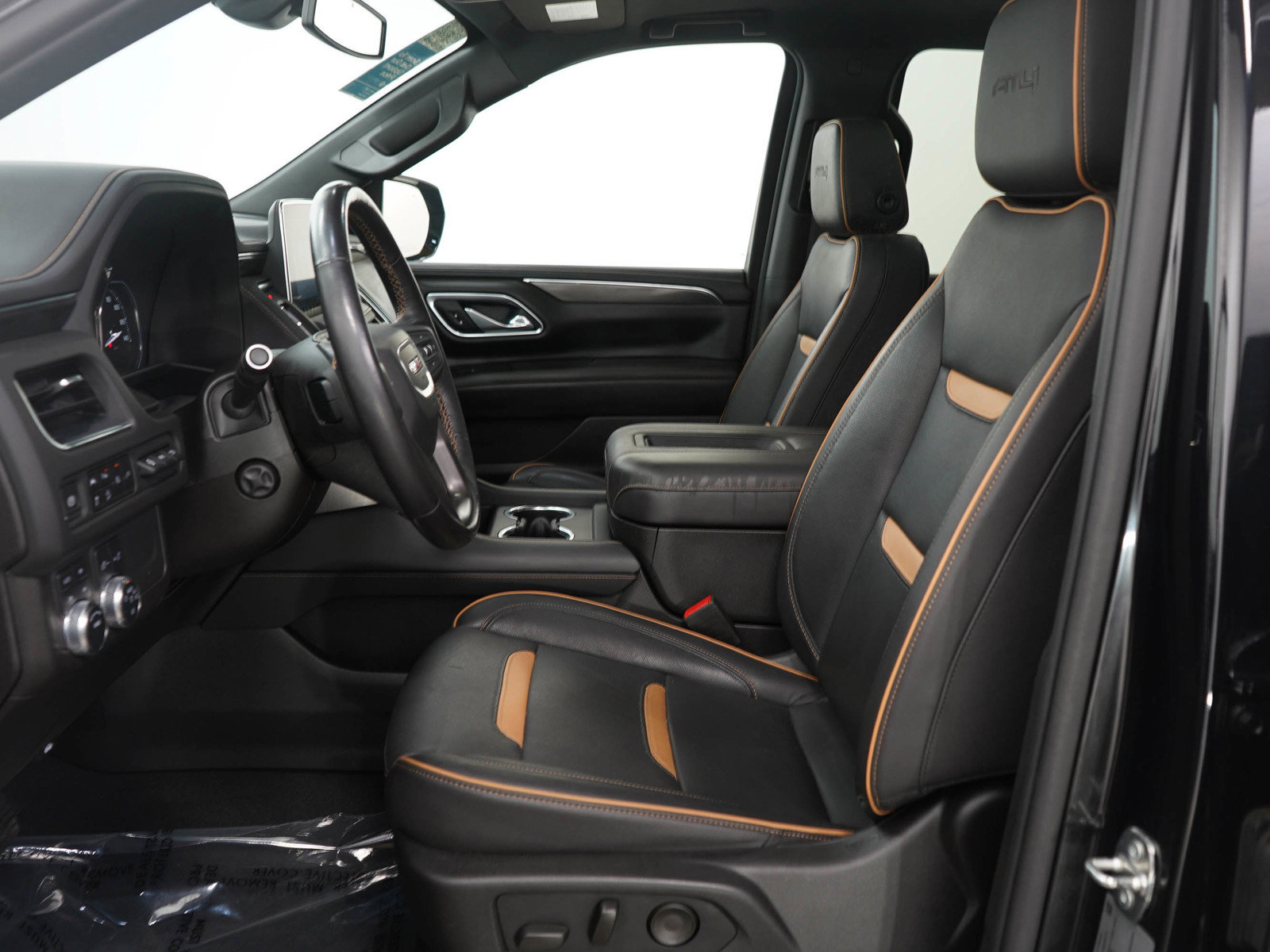 Used 2021 GMC Yukon XL AT4 w/ Technology Package image 17