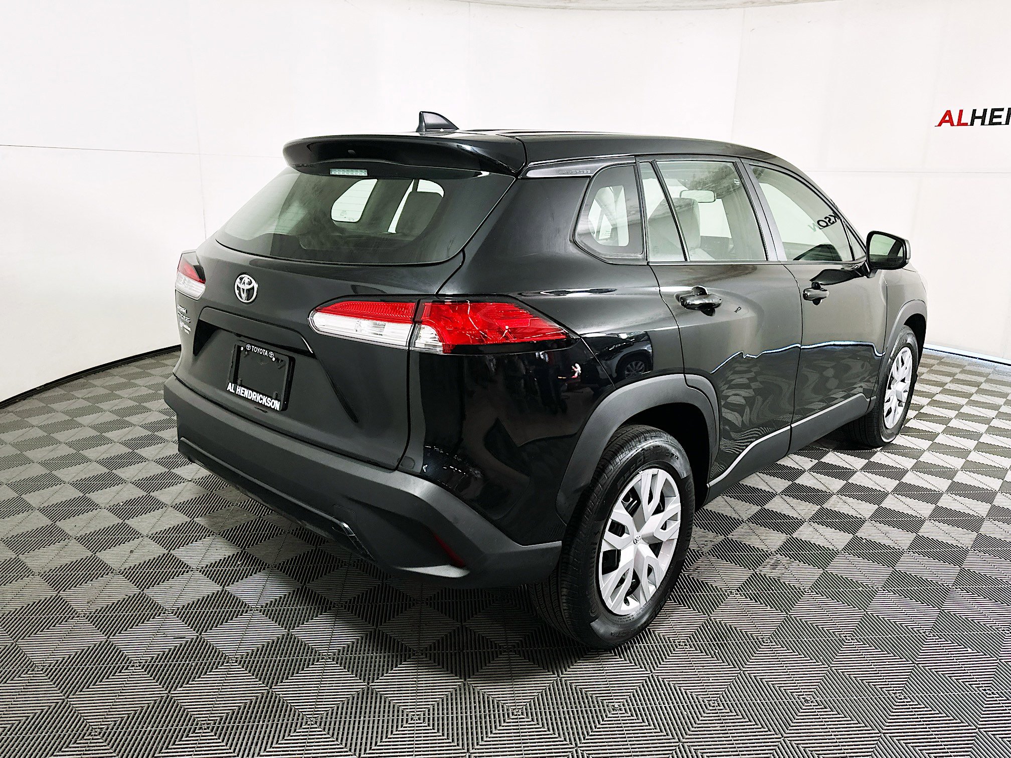 Used 2023 Toyota Corolla Cross L image 3