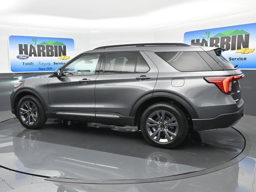 Used 2025 Ford Explorer Active w/ Active Comfort Package image 3