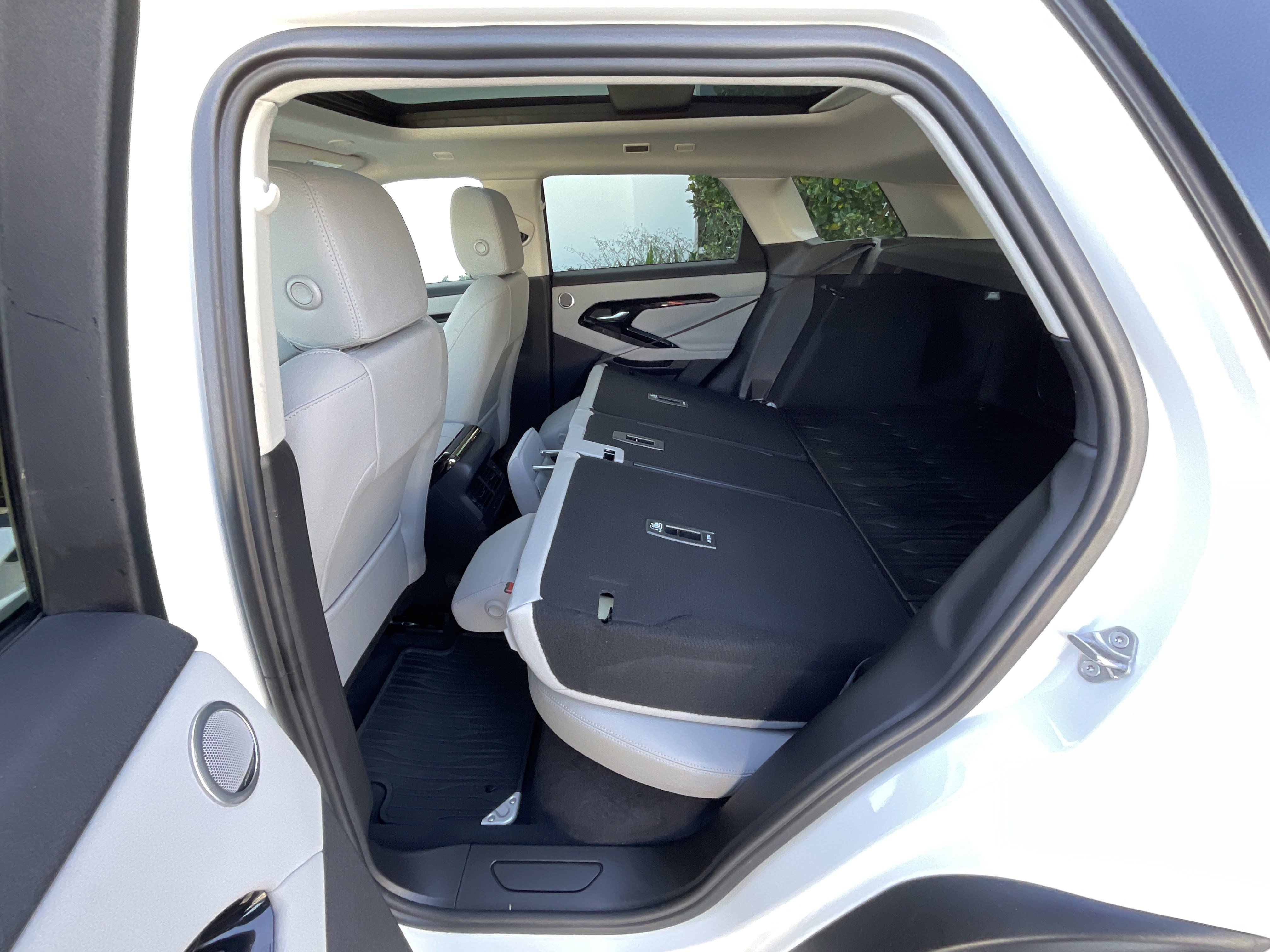 Used 2024 Land Rover Range Rover Evoque S image 31