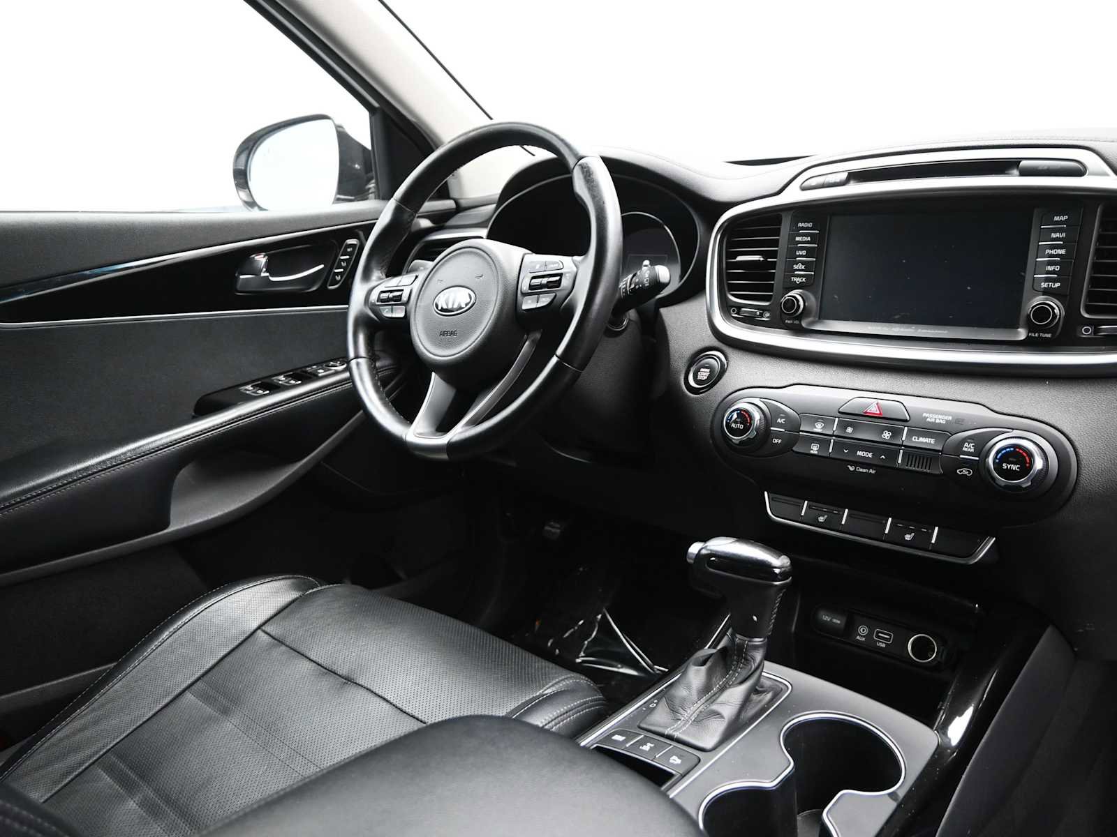 Used 2018 Kia Sorento SX image 13