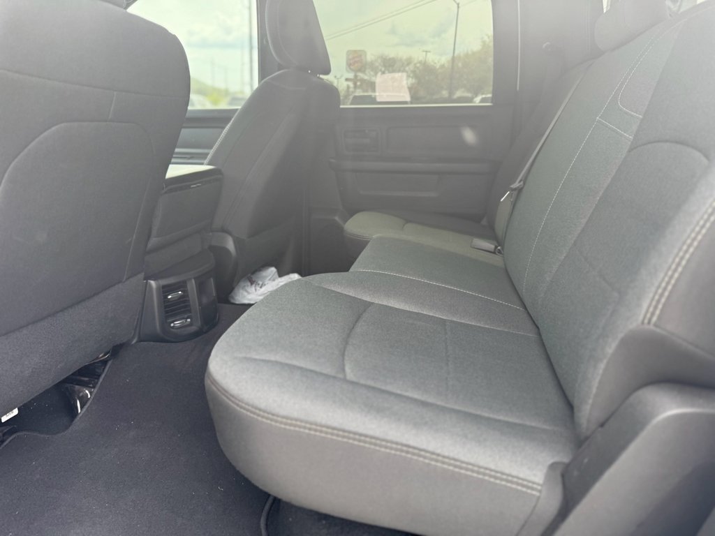 Used 2024 RAM 2500 Tradesman w/ Chrome Appearance Group image 9