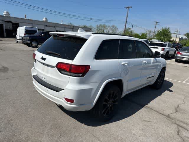 Used 2018 Jeep Grand Cherokee Altitude AWD/4WD image 19