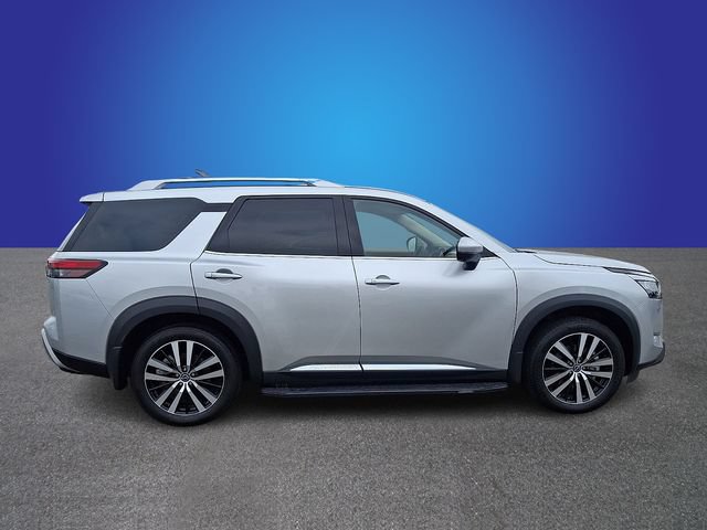 Used 2025 Nissan Pathfinder Platinum w/ Cargo Package FWD image 4