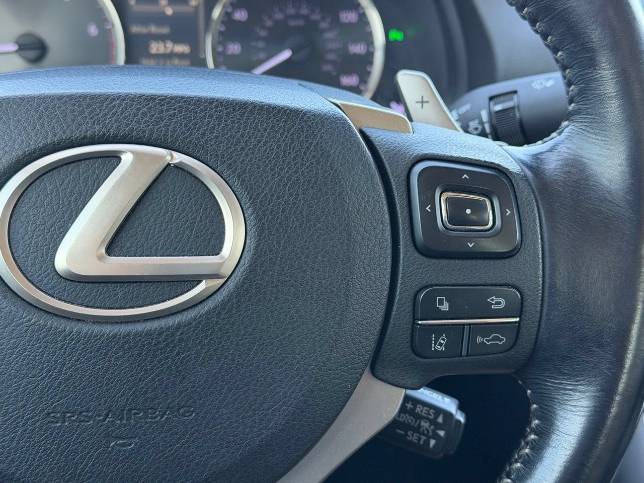 Used 2017 Lexus IS 200t w/ Premium Package RWD image 20